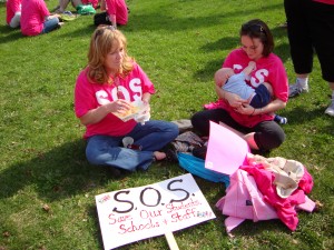 baby eats when baby wants: nursing in public baby eats when baby wants: nursing in public