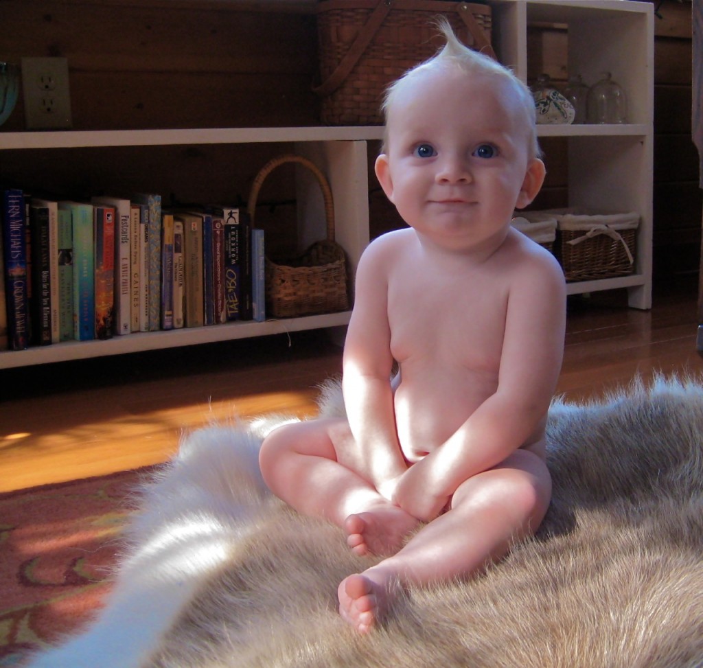 Wordless Wednesday: naked baby Wordless Wednesday: naked baby